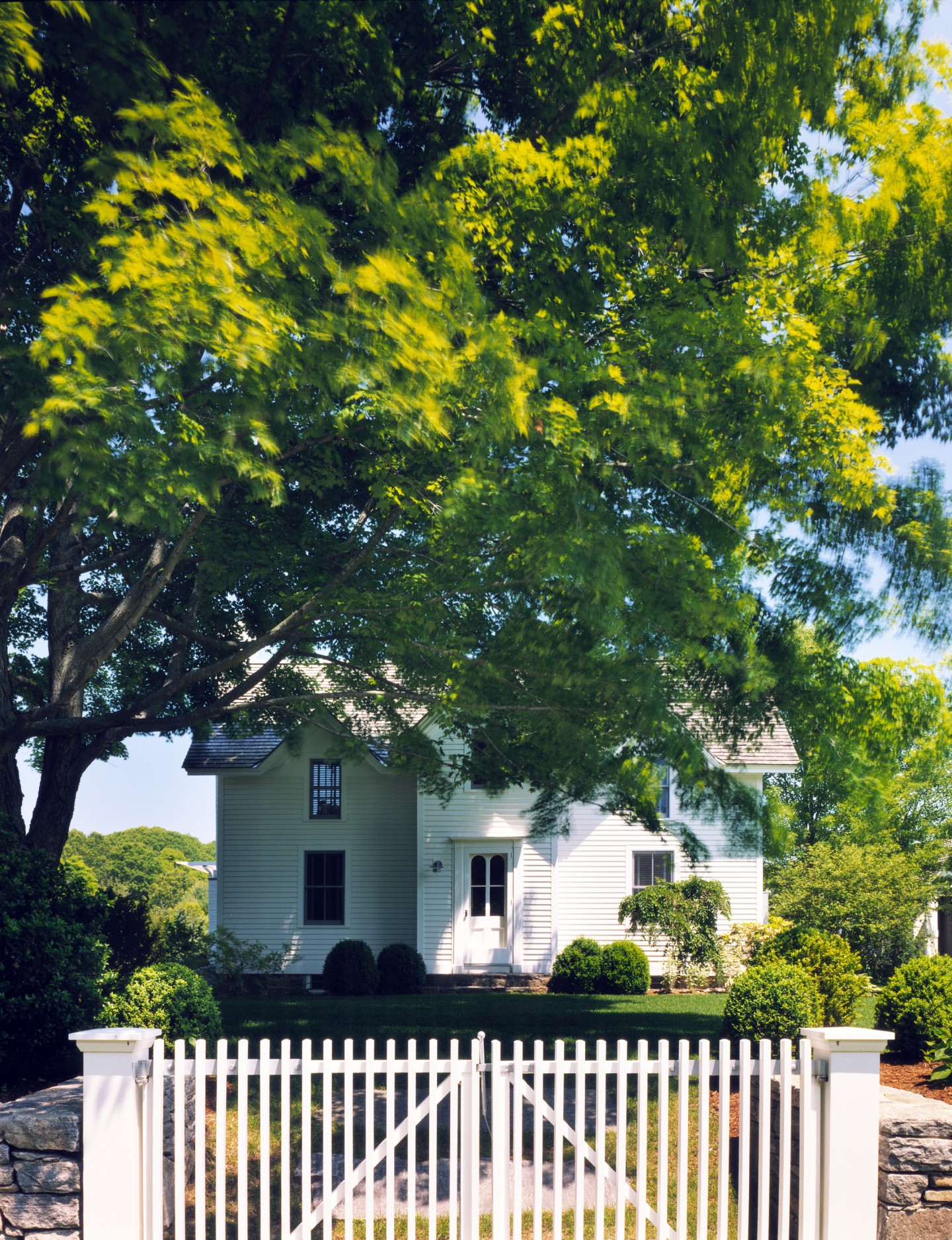 NINETEENTH-CENTURY CONNECTICUT FARMHOUSE