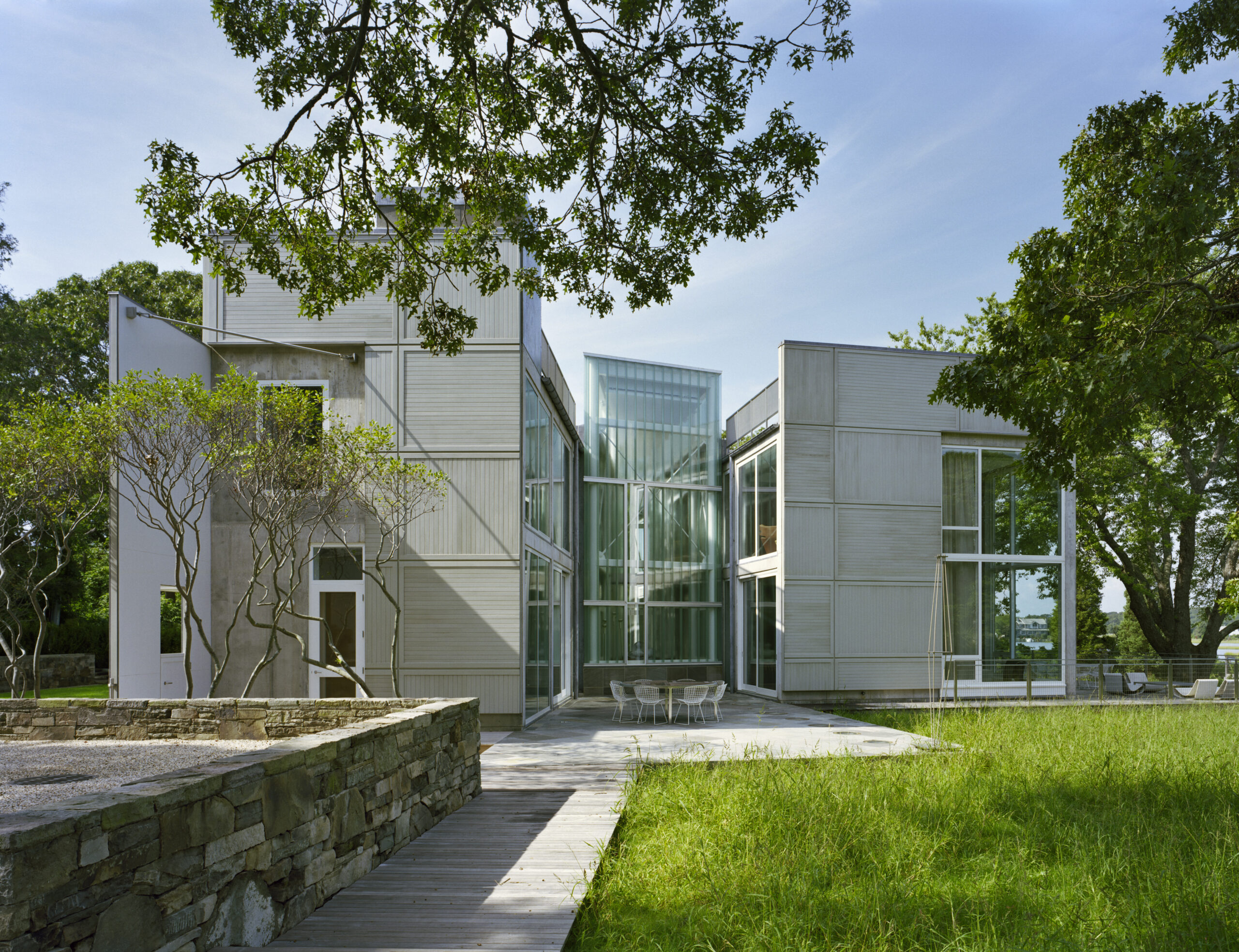 LONG ISLAND WATERSIDE RETREAT