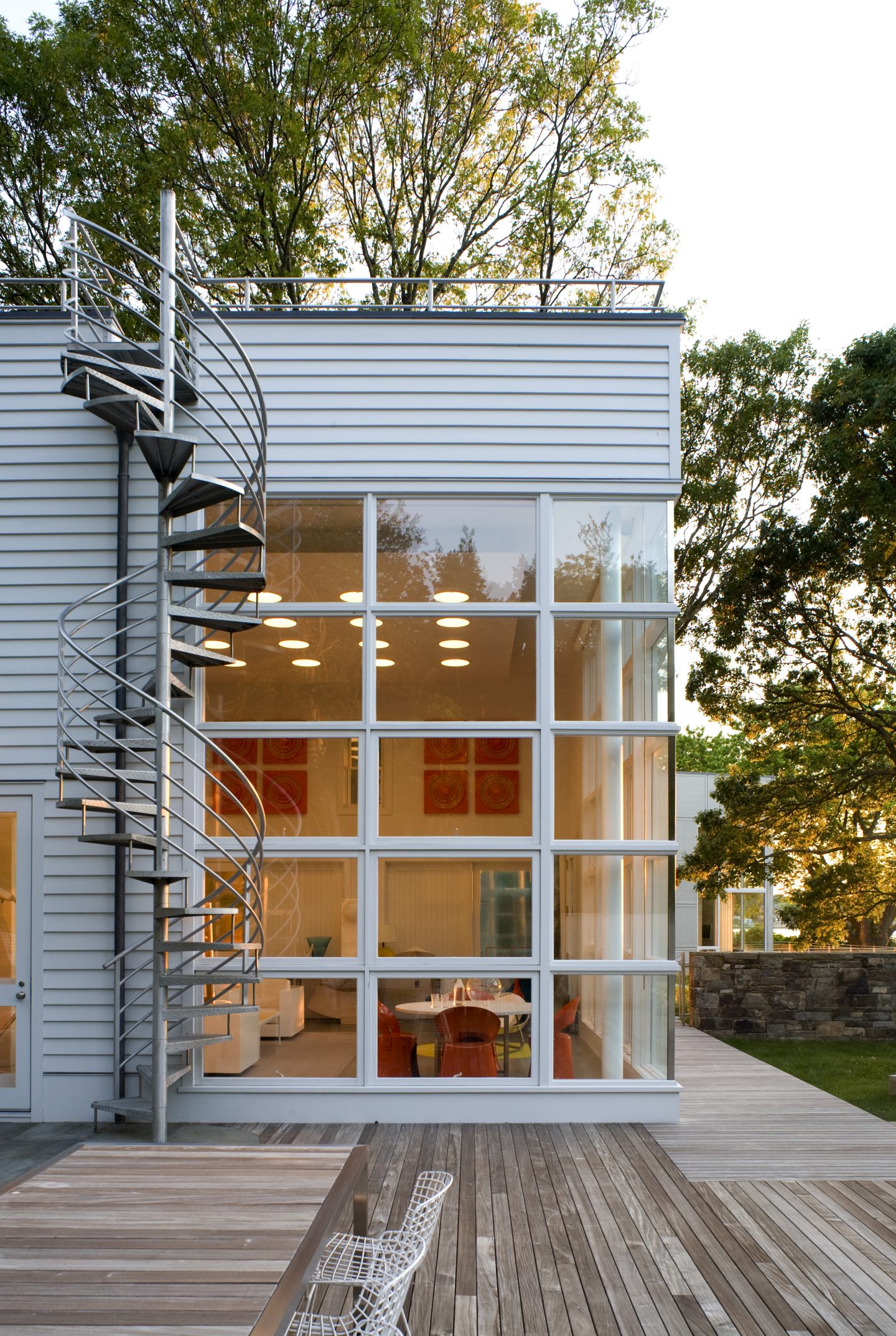LONG ISLAND WATERSIDE POOL HOUSE