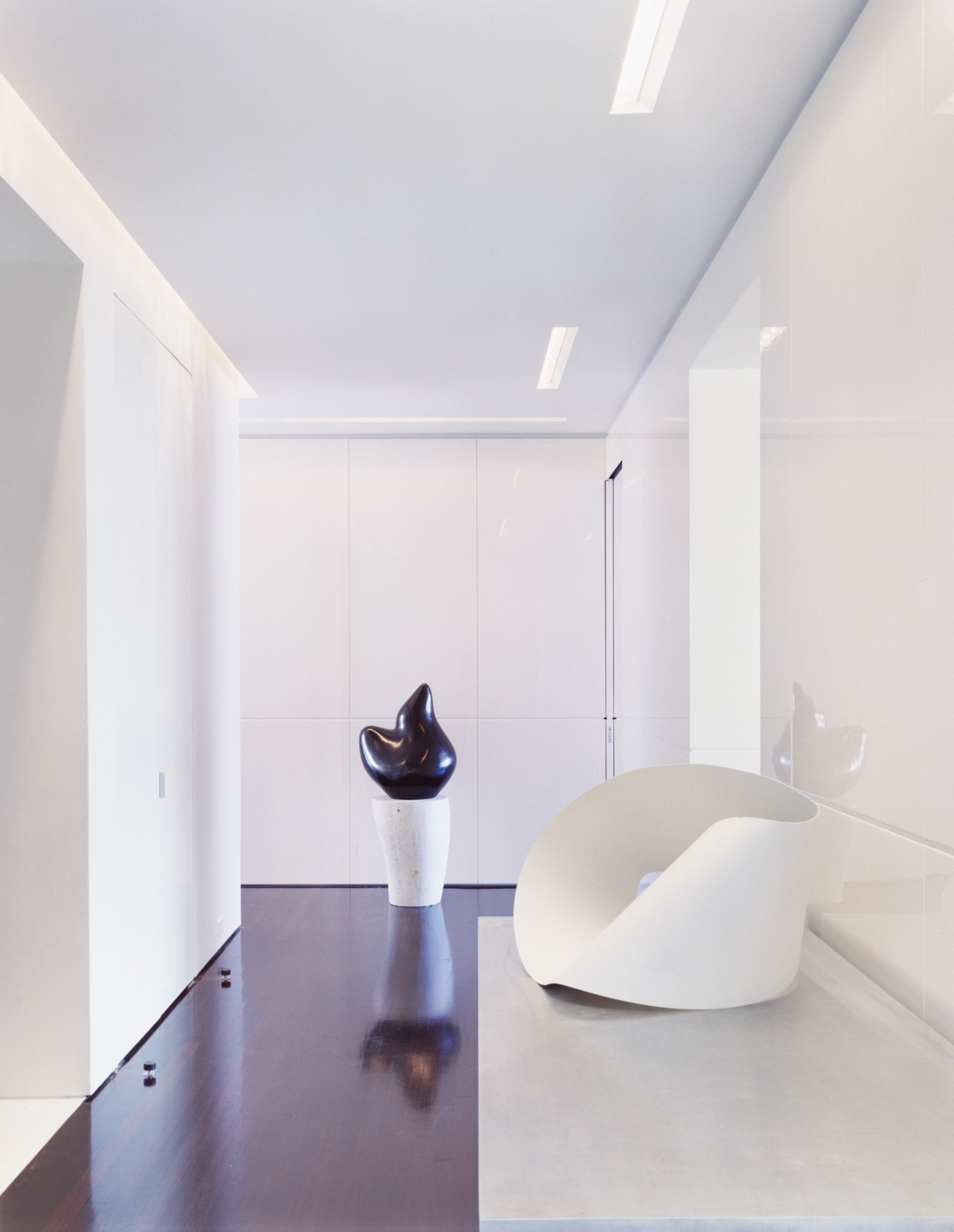 FIFTH AVENUE MINIMALIST RESIDENCE