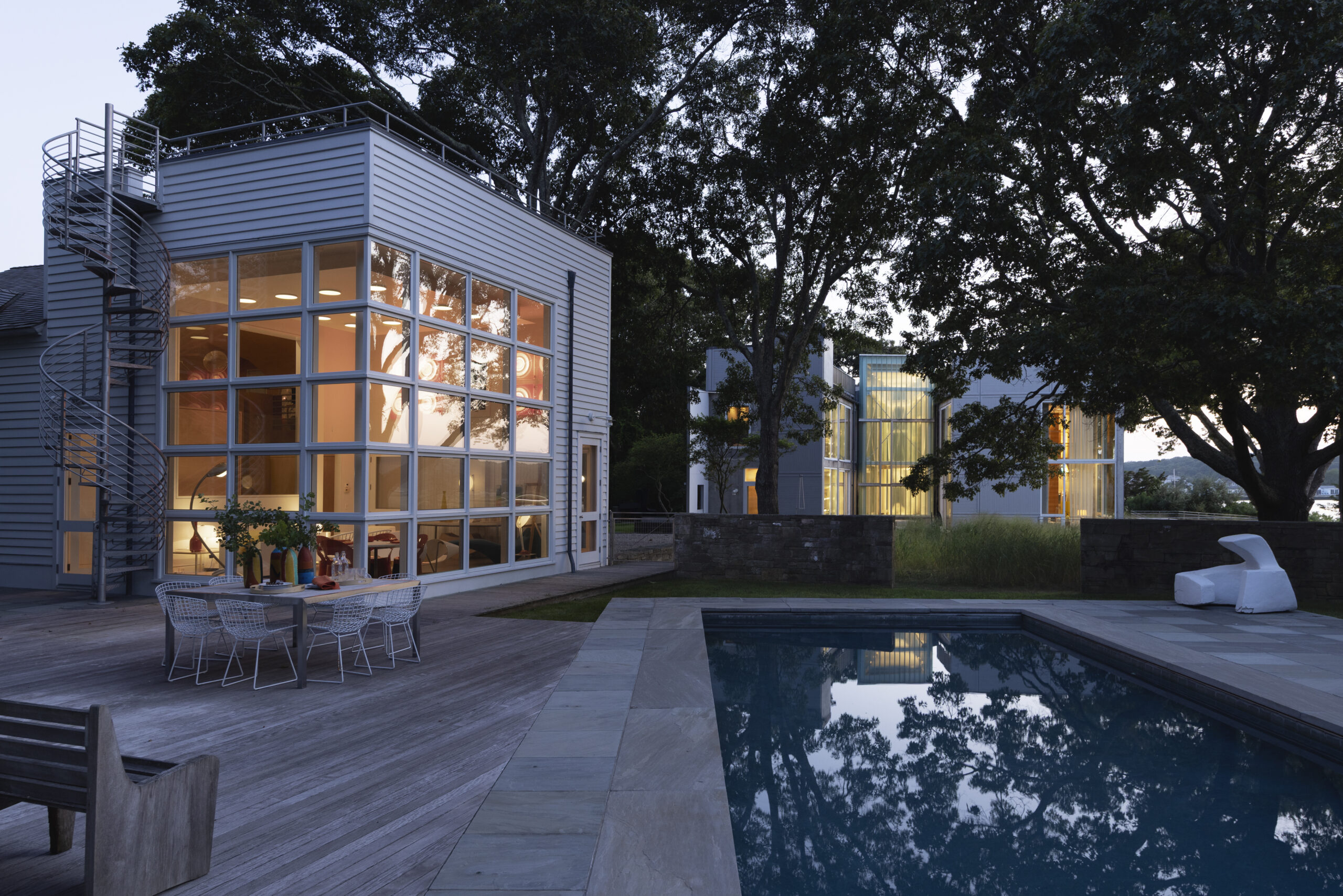 LONG ISLAND WATERSIDE POOL HOUSE